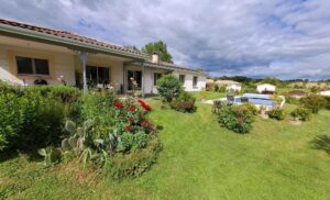 L'Olivier maison de vacances avec Piscine, 5 chambres, 10 personnes, près de Figeac, Lot